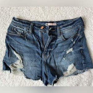 Distressed Cut off denim shorts / California closet staple!